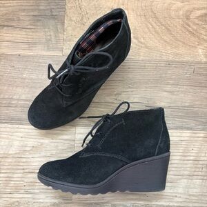 White Mountain Black Suede Lace Up Wedge Booties Size 7